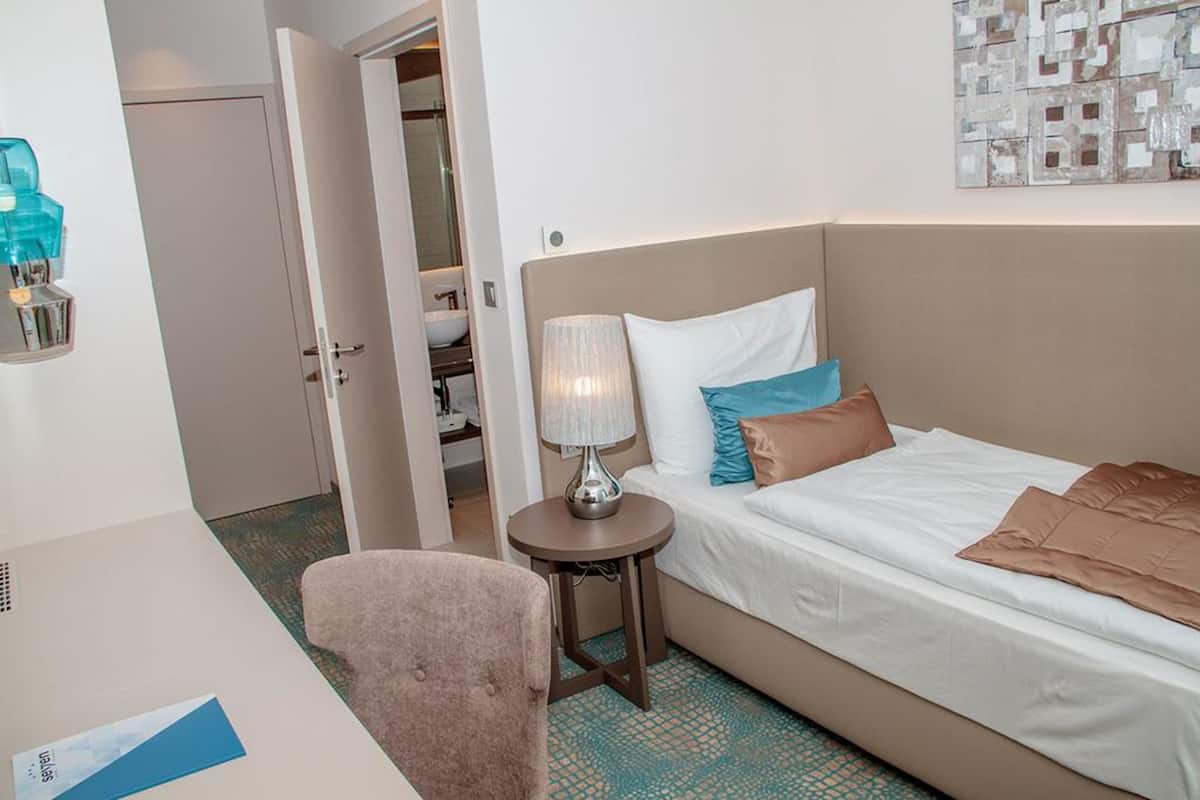 single room | in-room safe, desk, blackout curtains, soundproofing