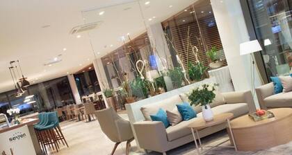 Hotel Seven