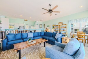 TV - THIS CHARMING Island home was once featured in Parade of Homes and you'll discover why immediately! (St. George Island)