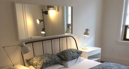 Spacious 2 bedroom -MIT, Harvard, Central Square with parking*