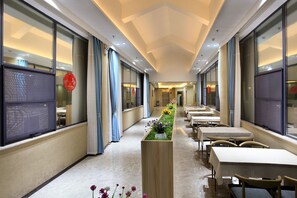 供應早餐，中式料理