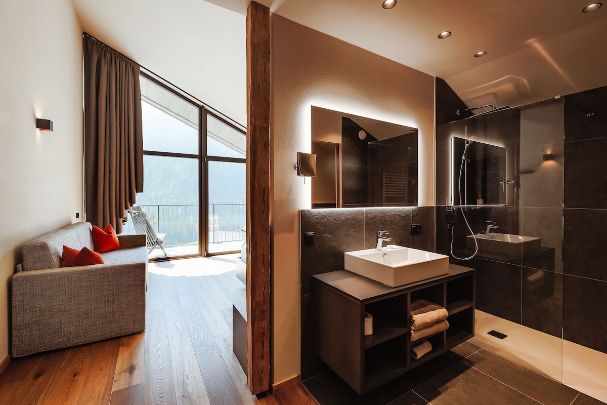 Grand Slow Room | Living area