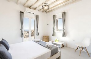 3 bedrooms, in-room safe, iron/ironing board, free WiFi