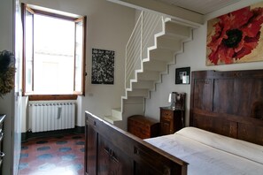 2 bedrooms, iron/ironing board, free WiFi, bed sheets - Golden Cosy Cottage (Firenze)