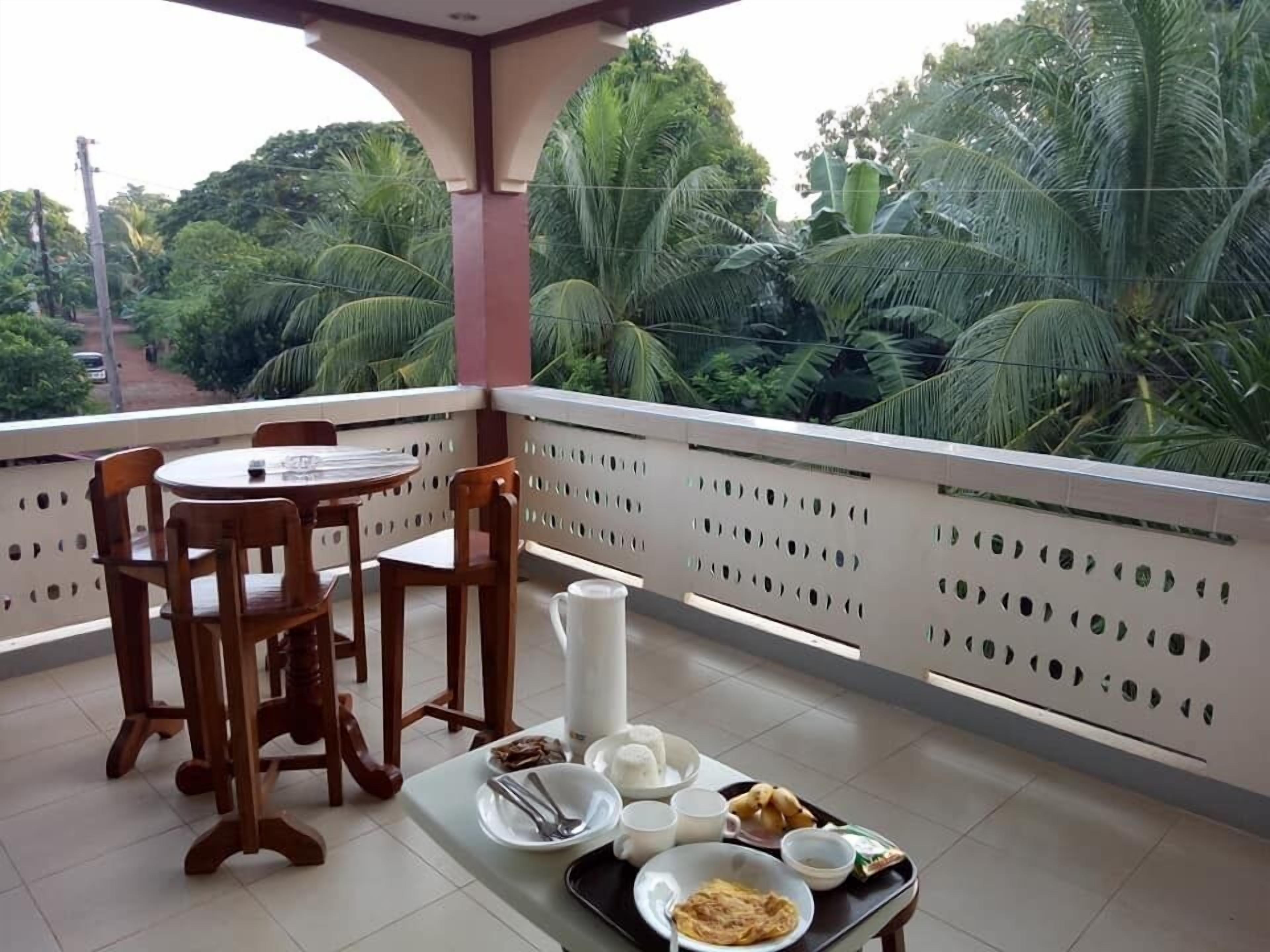 Desayuno con opciones de la cocina local diario (PHP 150 por persona)