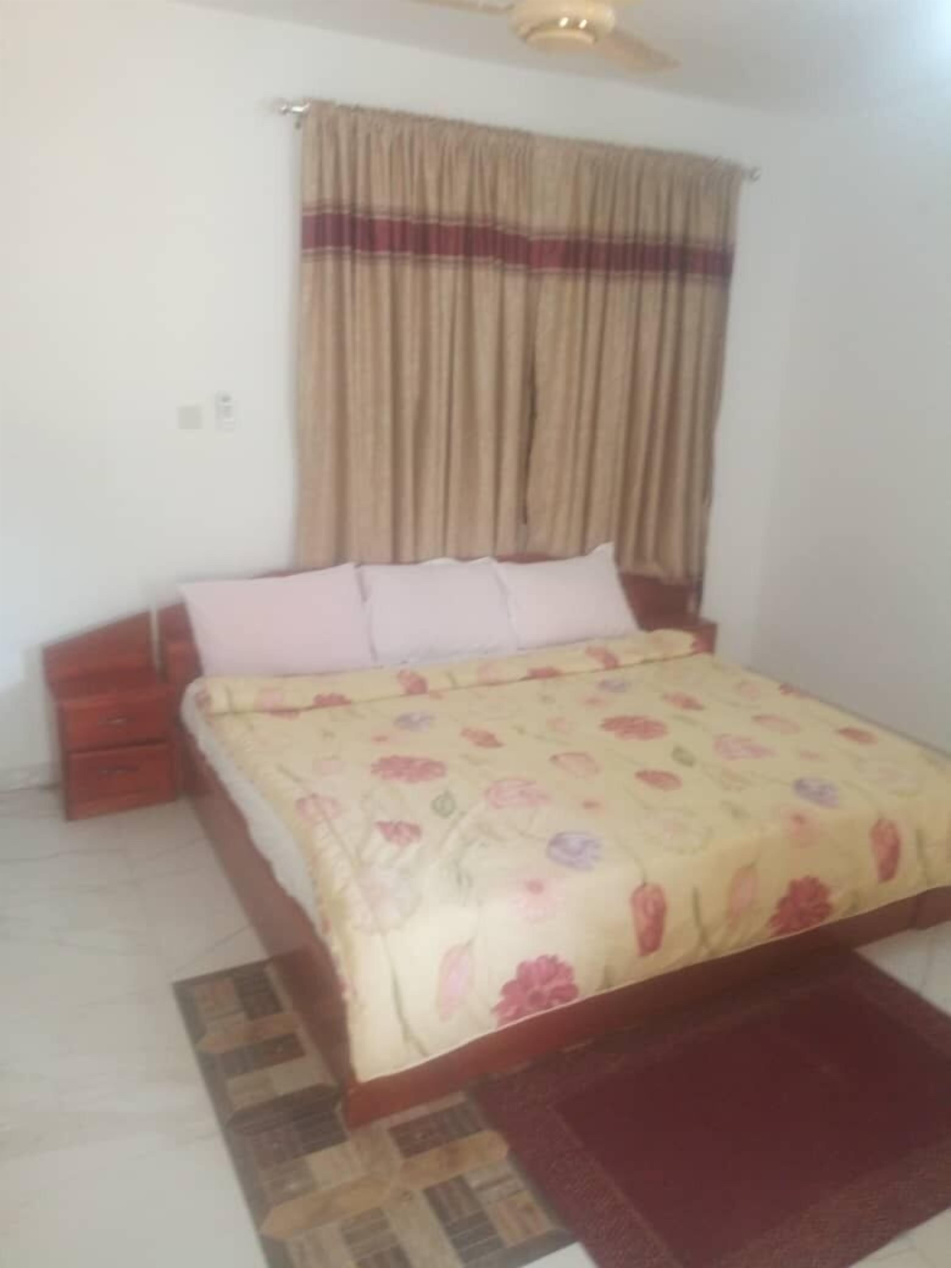 Individually decorated, desk, free WiFi, bed sheets