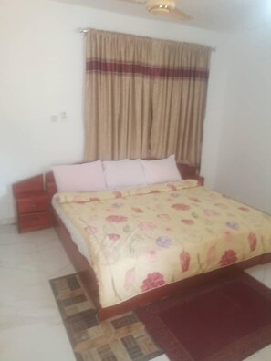 Individually decorated, desk, free WiFi, bed sheets