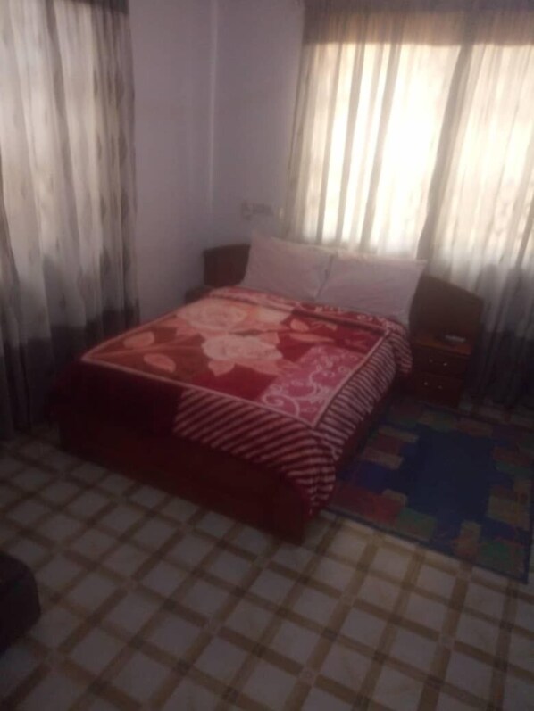 Individually decorated, desk, free WiFi, bed sheets