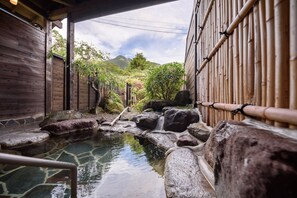 Hot springs - Minshuku Tsutaya (Yufu)