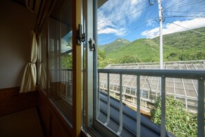 Superior Japanese Style Room with Shared Bathroom - Minshuku Tsutaya (Yufu)
