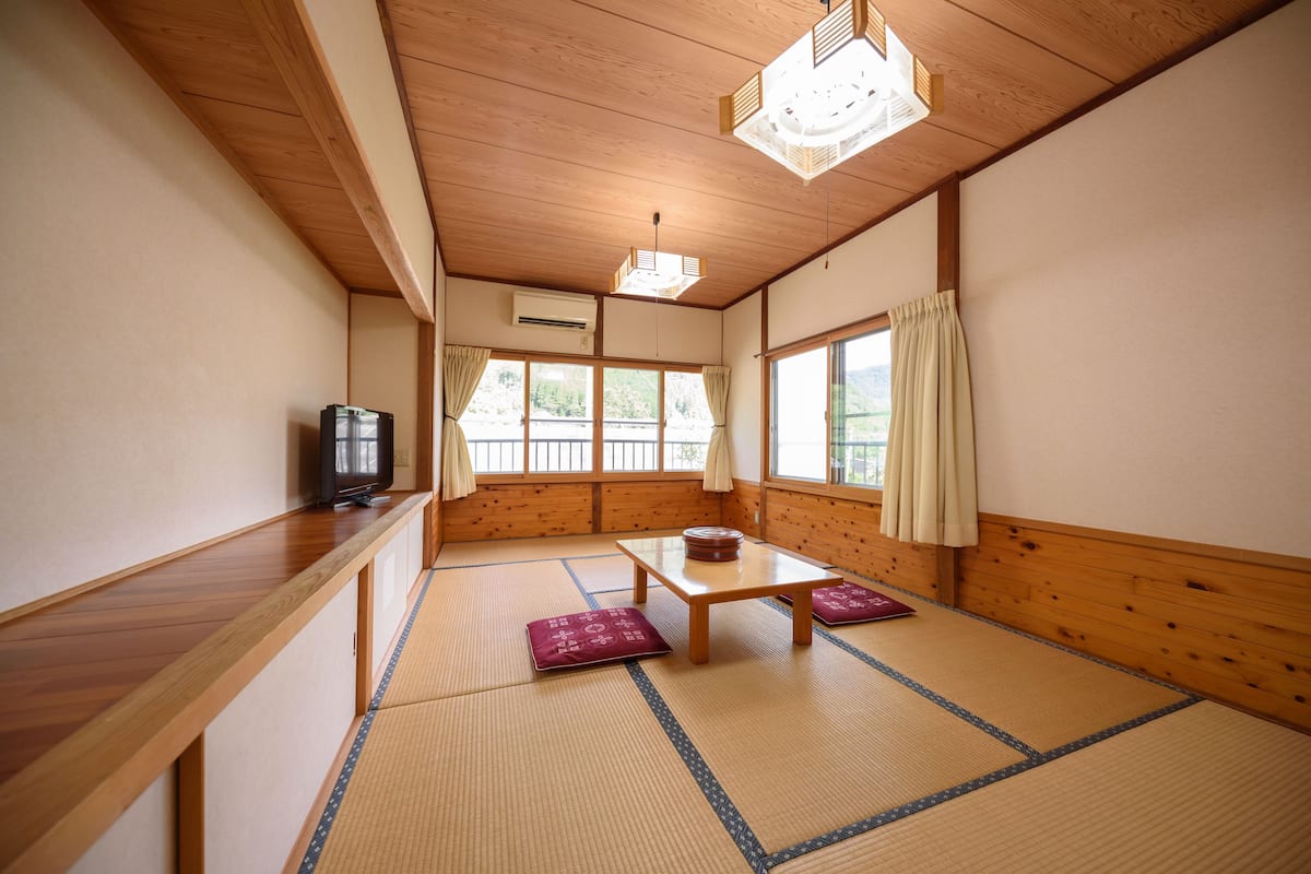 Superior Japanese Style Room with Shared Bathroom