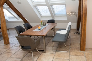 Condo (Loft) | In-room dining