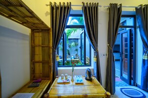 1 bedroom, minibar, desk, laptop workspace