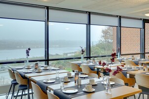 Desayuno buffet todos los días (con cargo)