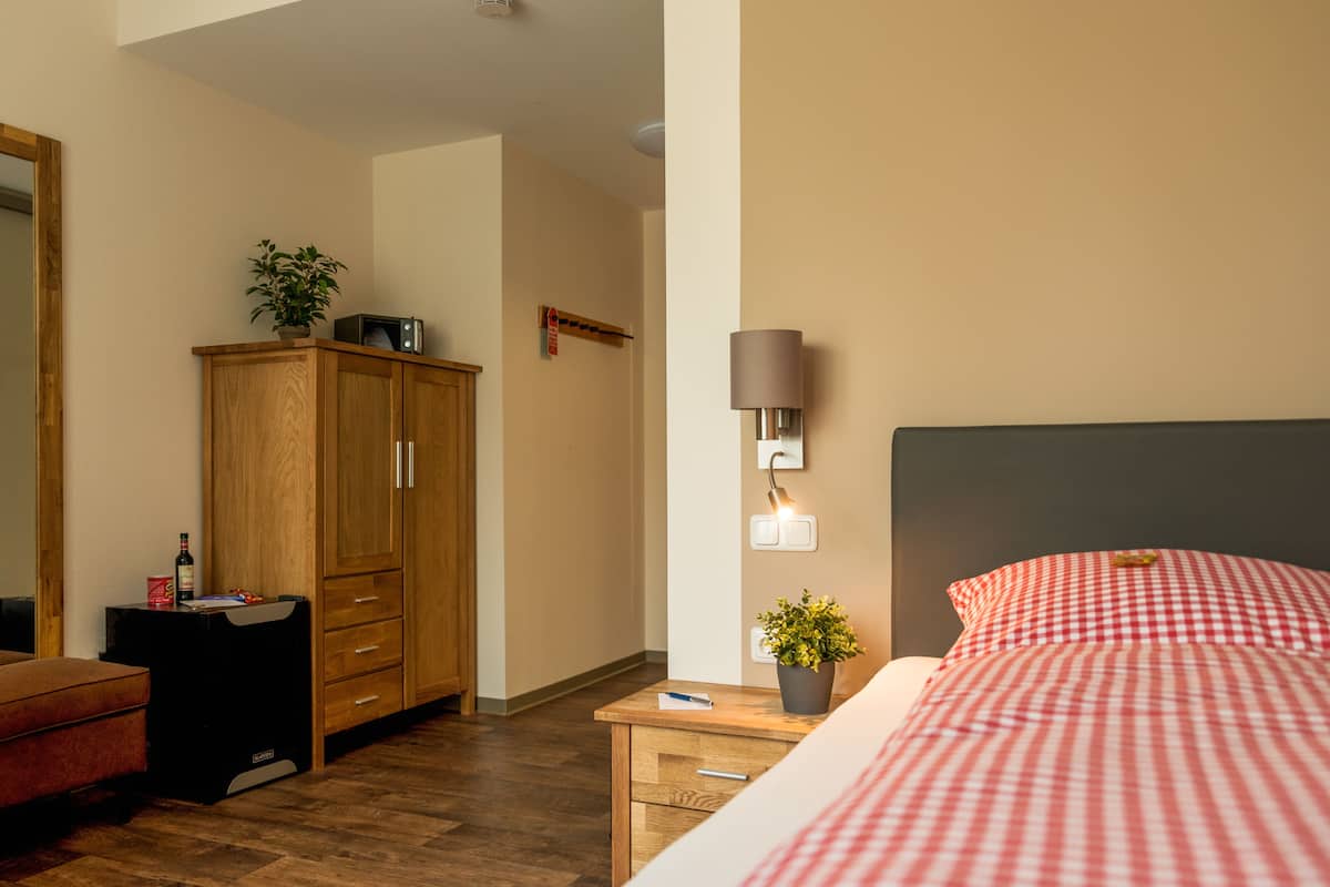 minibar, in-room safe, desk, blackout curtains