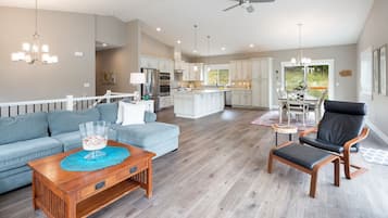 Smart TV, fireplace, DVD player, books