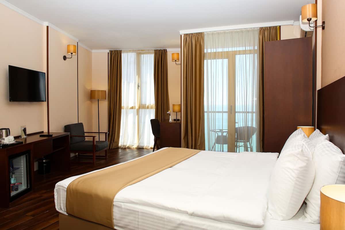 Standard Double Room, Sea View | In-room safe, desk, laptop workspace, blackout drapes