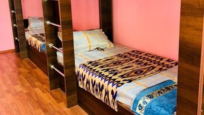Dormitorio condiviso, dormitorio misto (6 beds)