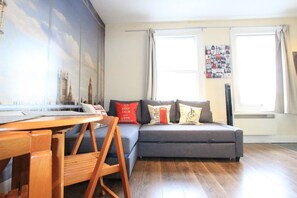 Living area - Cosy Edgware Road Apartments Paddington (London)