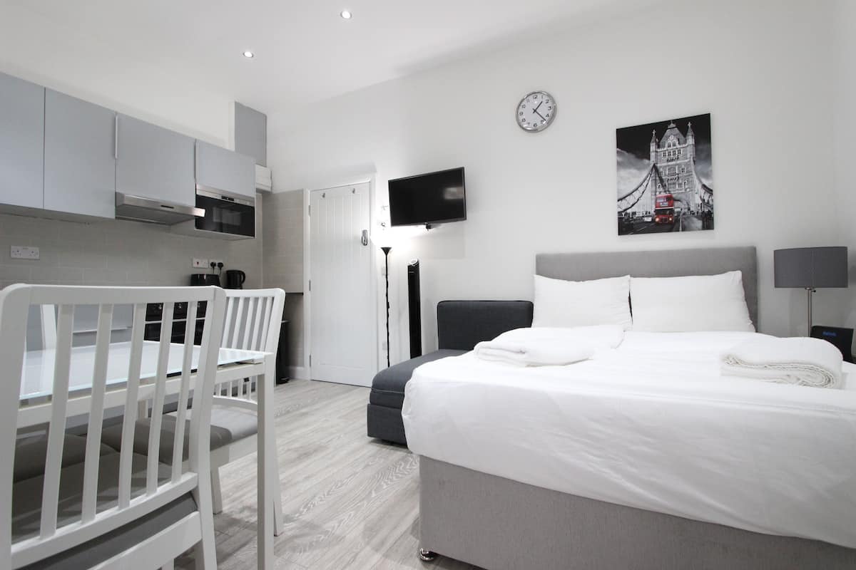 Studio (0, 412) | Iron/ironing board, free WiFi, bed sheets