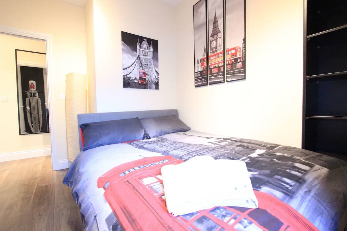 Apartment, 1 Bedroom (2, 412) | Iron/ironing board, free WiFi, bed sheets