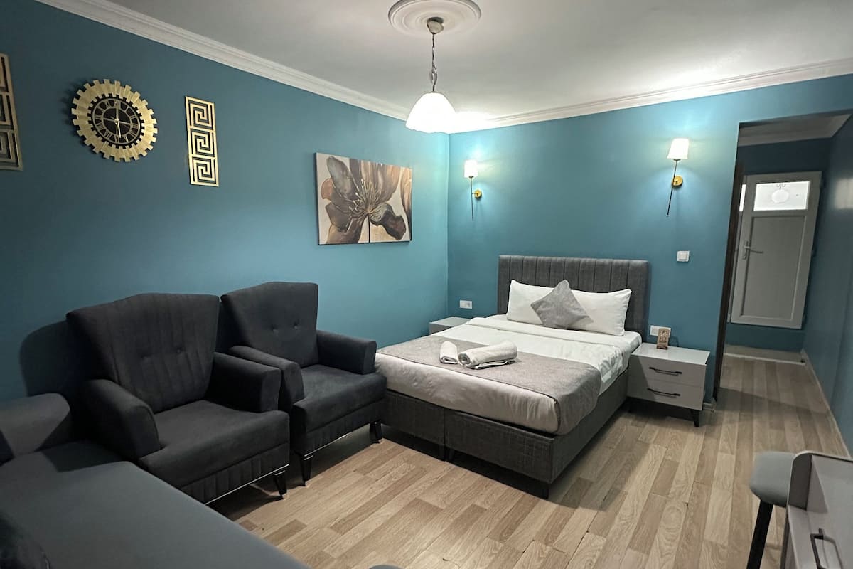 Quarto quádruplo clássico, vista para o jardim | Roupas de cama de algodão egípcio, roupas de cama premium