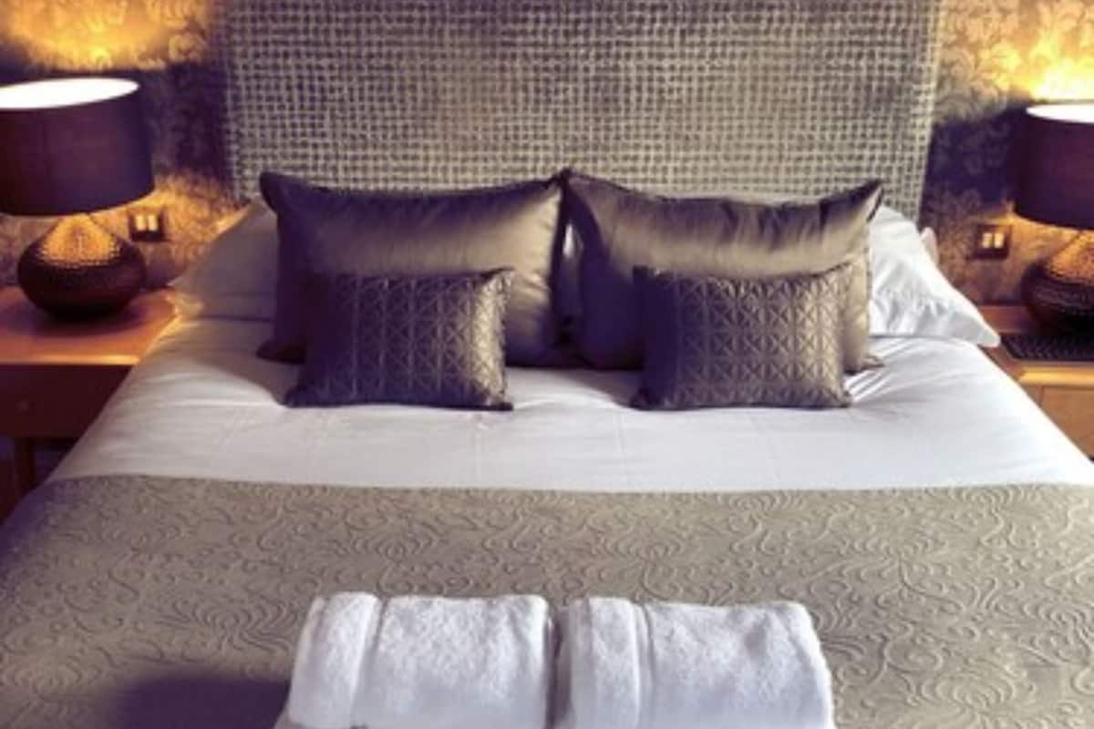 premium room | in-room safe, individually decorated, individually furnished