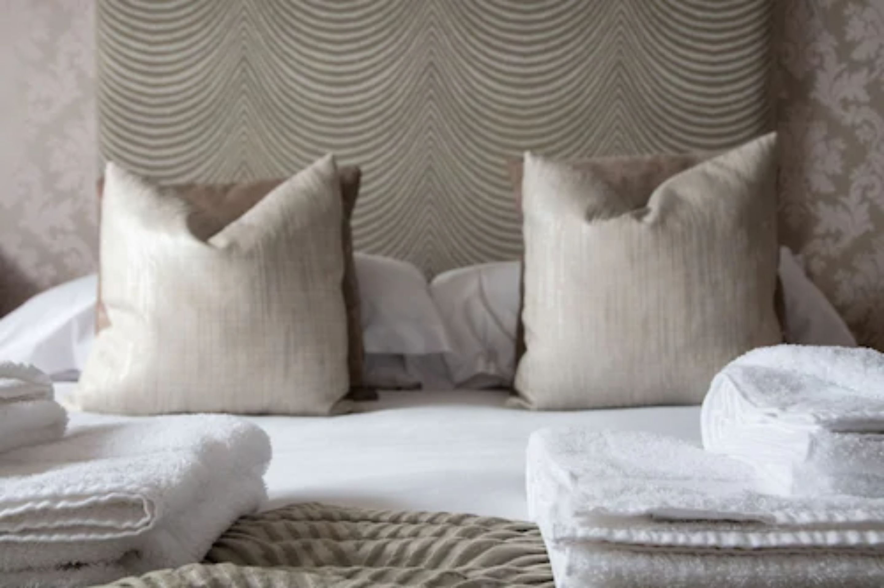 premium room | in-room safe, individually decorated, individually furnished