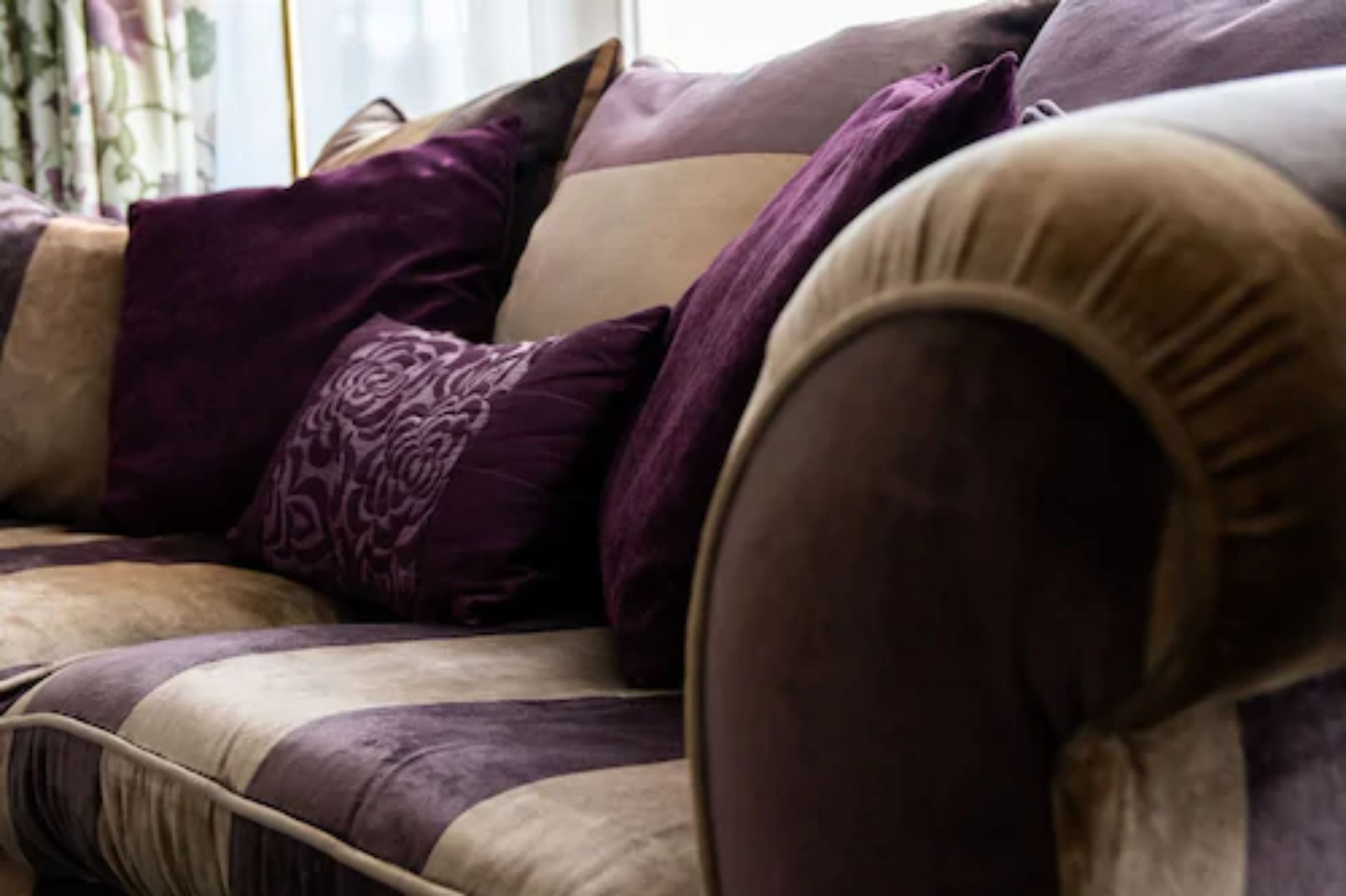 honeymoon room, garden view | in-room safe, individually decorated, individually furnished