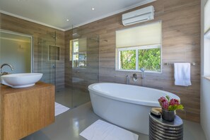 Exclusive House, Non Smoking, Sea View | Bilik Mandi | Tab mandi dan pancuran berasingan, hulu semburan mandi hujan
