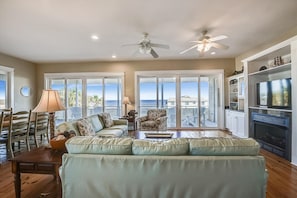 TV, DVD player - THIS MAGNIFICENT HOUSE, SITS ABOVE ALL THE HOUSES AROUND IT! (St. George Island)