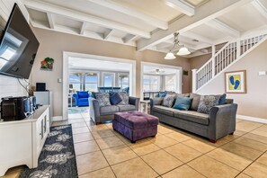 Téléviseur, Netflix, lecteur de DVD, services de diffusion en continu