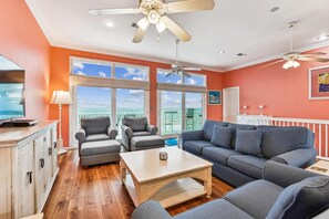 TV, Netflix, DVD player, streaming services - COME and DISCOVER what makes this desirable house one of the top rentals on the ISLAND! (St. George Island)