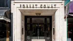 The entrance to a building with a sign that reads "FORSET COURT". - Cosy Central Apartments - Oxford Street (London)