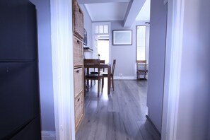 In-room dining - Cosy Central Apartments - Oxford Street (London)