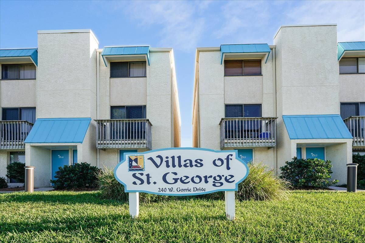 Señal de Villas of St. George en el 240 W. Gorrie Drive.