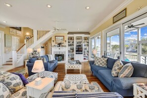 TV, DVD player - This spectacular beach home is the perfect home away from home for your family and friends. (St. George Island)