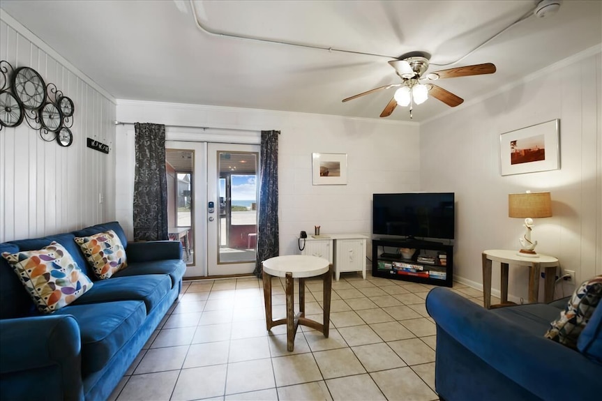 Cozy Cabanas West. A Newly Renovated Ground Level Duplex. - St. George Island, FL