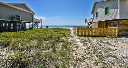 Cozy Cabanas West. A newly renovated ground level duplex.