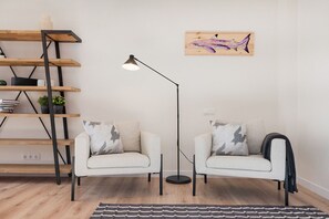 TV - Petit Luxe Tobella Baixos (Terrassa)