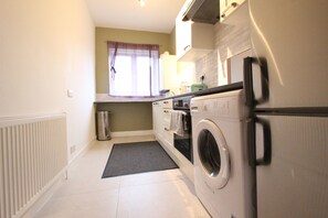 Apartment, 1 Bedroom (2, 424) | Private kitchen