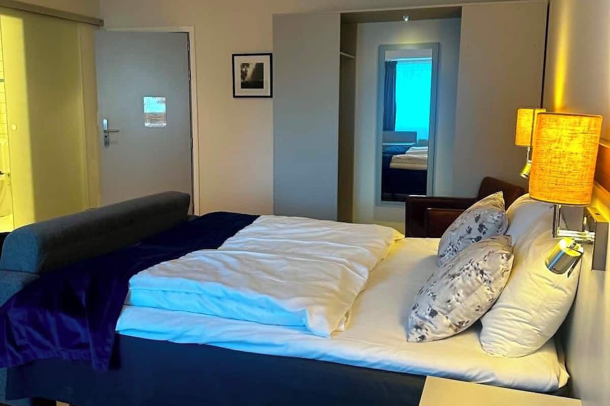 Basic Double or Twin Room, Accessible | Desk, laptop workspace, free WiFi, bed sheets