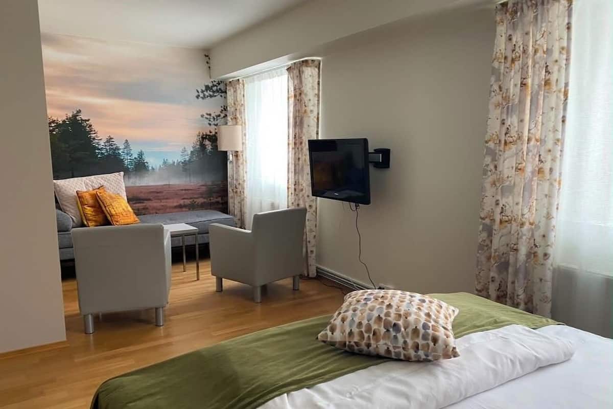 Junior Studio Suite | Desk, laptop workspace, free WiFi, bed sheets
