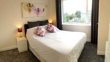 Apartment | 2 bedrooms, iron/ironing board, free WiFi, bed sheets