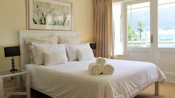 Rumah, 3 kamar tidur, pemandangan kebun | 3 kamar tidur, brankas, dan didekorasi berbeda-beda