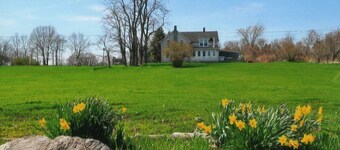 Waterfront 5 Bedroom Grindstone Island Farmhouse