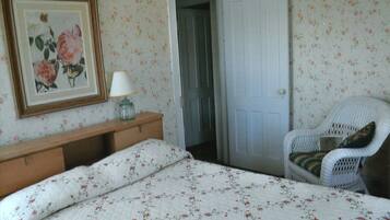 5 soverom, skrivebord, strykejern/-brett og sengetøy