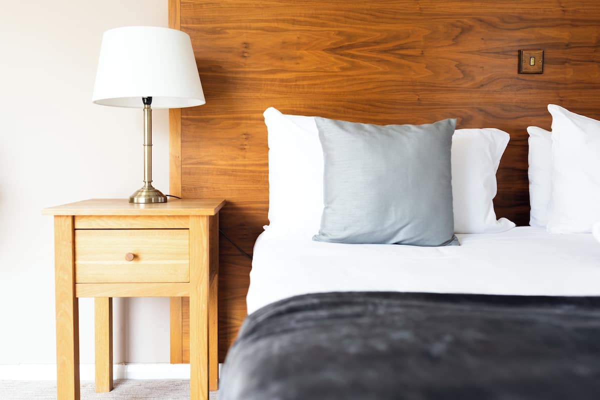 Classic-Doppel- oder -Zweibettzimmer | Schreibtisch, Bügeleisen/Bügelbrett, kostenloses WLAN, Bettwäsche