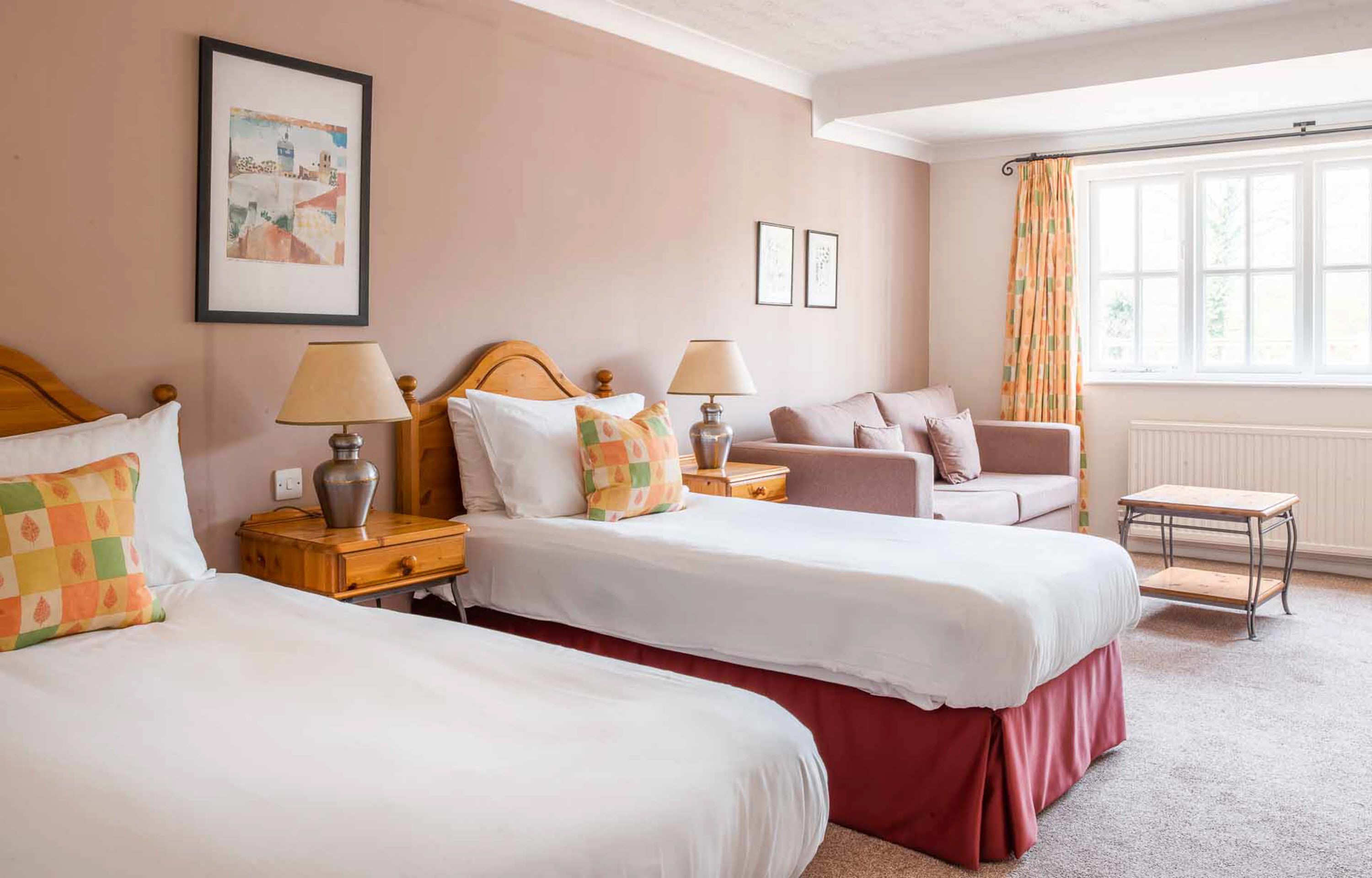 standard twin room (ground floor) | 1 bedroom, desk, iron/ironing board, free wifi