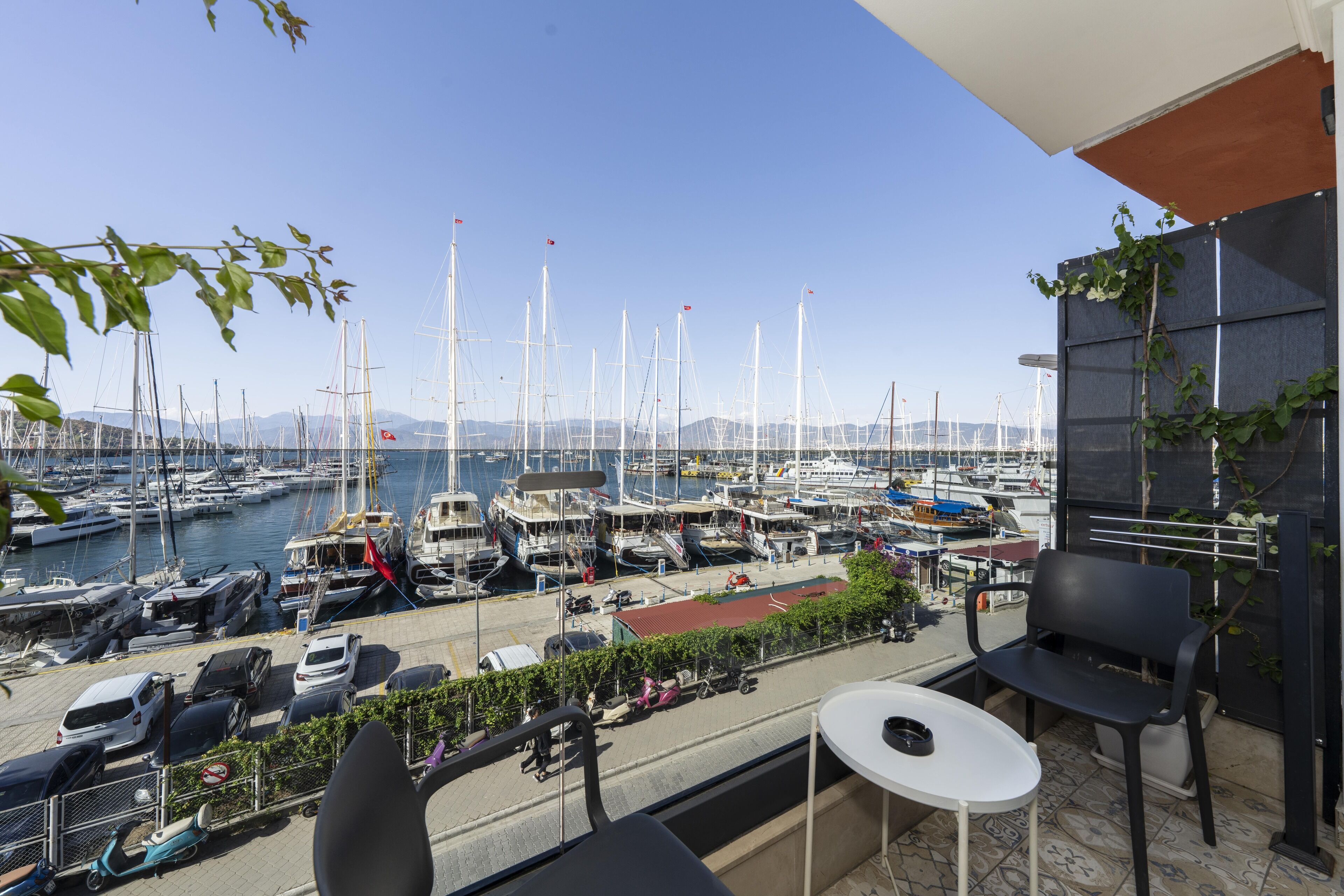 Deluxe-Suite, Meerblick | 1 Schlafzimmer, hochwertige Bettwaren, kostenlose Minibar, Zimmersafe